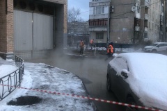 В 07:50 специалисты АО "Теплосеть Санкт‑Петербурга" приступили к работам по устранению технологического нарушения по адресу улица Ярослава Гашека