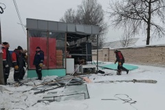 Проводится демонтаж двух незаконных торговых павильонов. Общая площадь освобождаемой территории составляет 130 квадратных метров