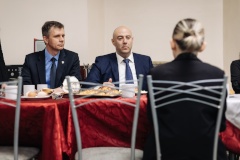 ВРИО главы администрации Центрального района Александр Векслер проверил качество школьного питания в гимназии № 209 «Павловская гимназия»