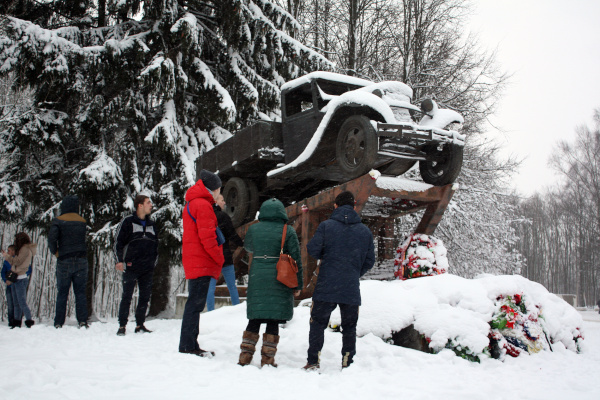Студенты Индустриально-судостроительного лицея выехали на Дорогу Жизни