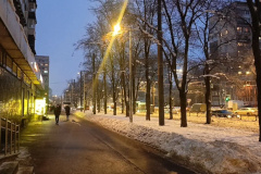 Тротуары проспекта Науки получили новое энергоэффективное освещение