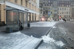 На дороги и тротуары Центрального района вышло 49 единиц уборочной техники
