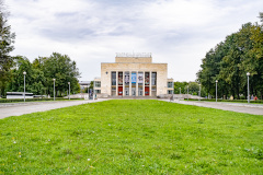 Началась реконструкция наружного освещения в саду Театра юных зрителей