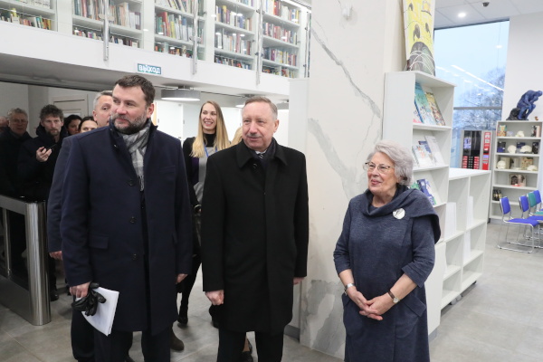 Посещение филиала городской публичной библиотеки имени Маяковского в Красногвардейском районе