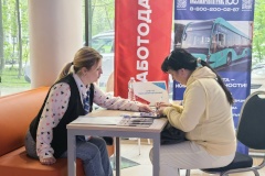 Более 1100 соискателей посетили отраслевую ярмарку вакансий в Петербурге