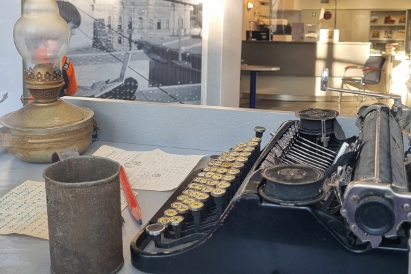 В библиотеке «Книга во времени» открылась выставка «Фронтовой быт»