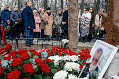 Губернатор почтил память Рудольфа Фурманова в годовщину его кончины