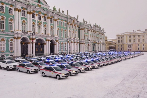 Торжественная передача новых автомобилей Главному управлению Федеральной службы войск национальной гвардии Российской Федерации