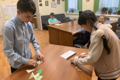 На дневном отделении Центра помощи семье и детям «Аист» Пушкинского района прошло экологическое путешествие в «Лесное царство – премудрое государство»
