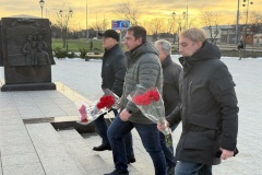 Валерий Москаленко посетил с рабочим визитом город-побратим Мариуполь