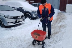 Очистка территории района от снега