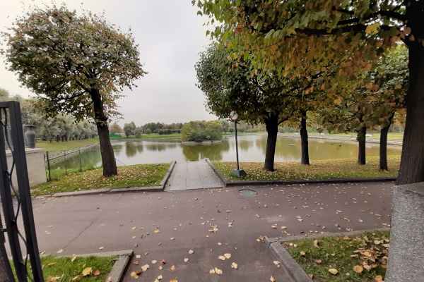 Пруды Пискаревского мемориала включат в адресную программу