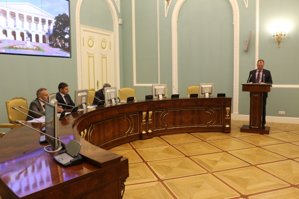 В Смольном обсудили новые требования 214-ФЗ к застройщикам 