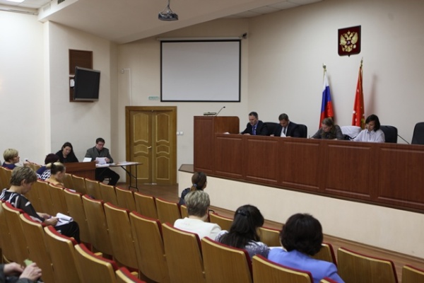  В Невском районе состоялось заседание комиссии по делам несовершеннолетних и защите их прав