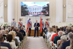 Александр Беглов: Заслуги петербургских медиков в борьбе с пандемией и в оказании помощи участникам СВО отмечены государственными наградами