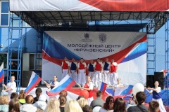 Во Фрунзенском районе отпраздновали День Государственного флага России