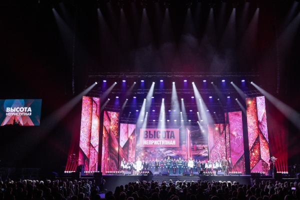 Театрализованная концертная программа «Высота неприступная», посвящённая Дню окончания Ленинградской битвы (09.08.2025). Автор фото: Елена Бледных