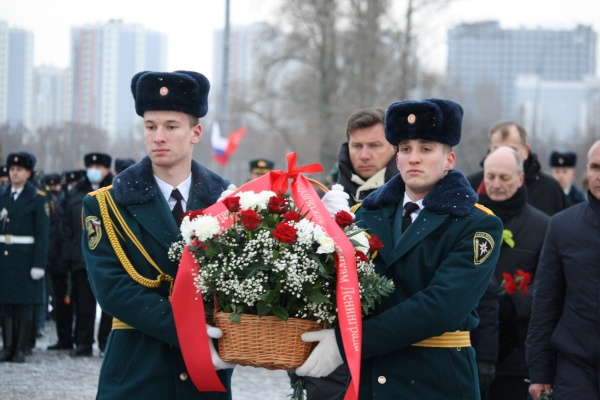 Торжественно-траурная церемония на площади Победы