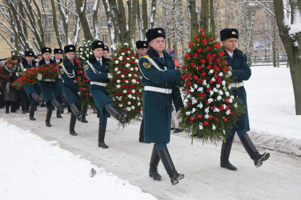 Подвиг ленинградцев вспомнили в Парке Победы.