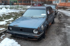 В Ломоносове разыскиваются владельцы разукомплектованных транспортных средств