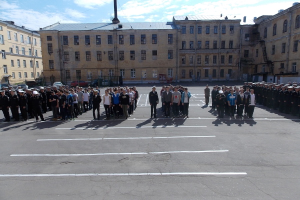 С 16 по 20 мая 2016 года прошли учебные сборы по основам военной службы учащихся 10-х классов образовательных учреждений Кронштадта