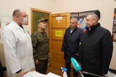 Губернатор посетил призывной пункт Василеостровского района