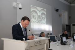 Совет по сохранению культурного наследия обсудил проблему установки новых надгробий на месте исторических захоронений и экспертизу по б. дому Л.И. Штиглица 