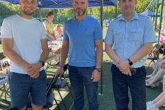 Зарядка со стражем порядка