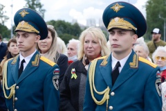 Сегодня на площади Победы прошла траурная церемония возложения цветов к Монументу героическим защитникам Ленинграда, посвященная Дню памяти жертв блокады Ленинграда