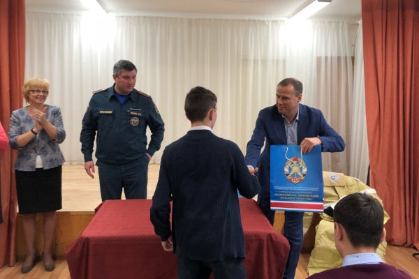 Во Фрунзенском районе наградили лучших по итогам городских соревнований по пожарно-прикладному спорту