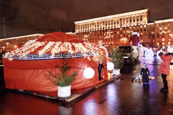 Новогодний этнопарк на Московской площади