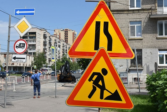 В Кировском районе продолжаются дорожно-ремонтные работы