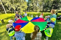 В Детском саду № 39 Центрального района провели подвижные игры для своих воспитанников на свежем воздухе