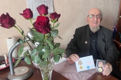 Ветерану Великой Отечественной войны, жителю Невского района Льву Выгонскому вручили медаль к 80-летию освобождения Беларуси от немецко-фашистских захватчиков