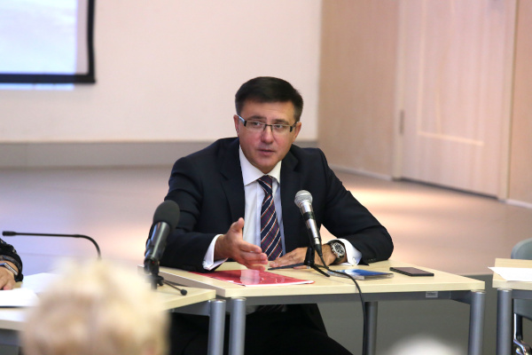 Глава района Владимир Омельницкий встретился  с ветеранами, посетившими места военных сражений