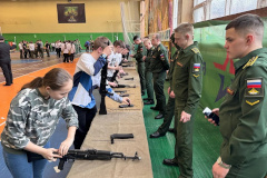 Юнармейцы Калининского района показали мастерство на традиционных этапах «Зарницы 2.0»