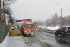 На участке Кронштадтского шоссе ведутся аварийные работы