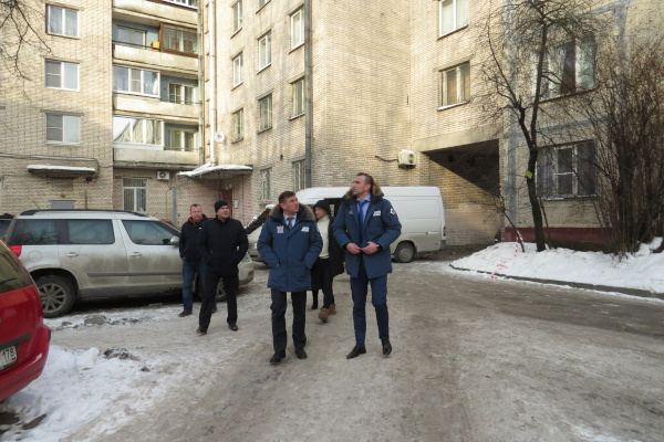 Алексей Гульчук продолжает лично контролировать состояние кровель зданий и сооружений и ход работ по их очистке