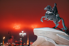 Праздничный салют в ознаменование 82-й годовщины полного освобождения Ленинграда от фашистской блокады