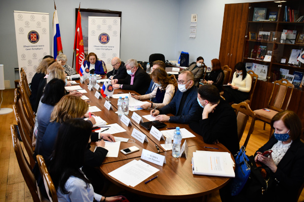 Общественная палата Санкт‑Петербурга стала площадкой для обсуждения вопросов взаимодействия власти и поставщиков социальных услуг