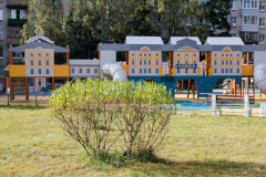 За пять лет в Петергофе благоустроено 14 дворов и 12 зон отдыха