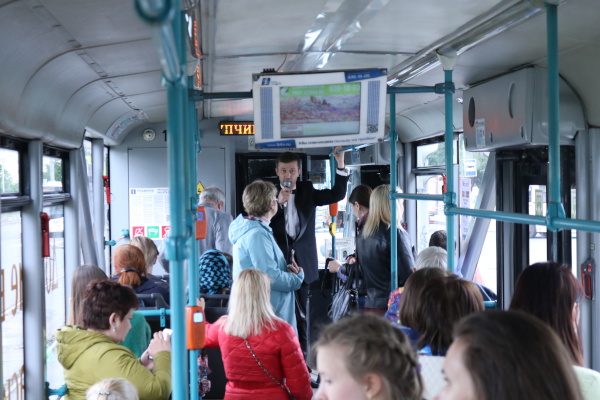 Во Фрунзенском районе курсировал «Литературный трамвай»