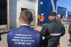 Комитетом по контролю за имуществом Санкт‑Петербурга совместно с ГУ МВД России по СПб и ЛО проводятся мероприятия по освобождению незаконно занятых земельных участков, находящихся в собственности города