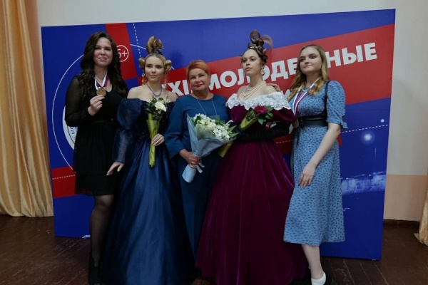 Петербурженка Дарья Сницарева взяла золото на Дельфийских играх 2023 в номинации «Парикмахерское дело»