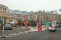 На площади Восстания начался ремонт дорожного полотна