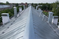 В Петродворцовом районе стартовал капитальный ремонт крыш жилых домов