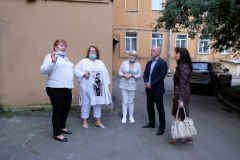 Константин Серов поблагодарил социальных работников района