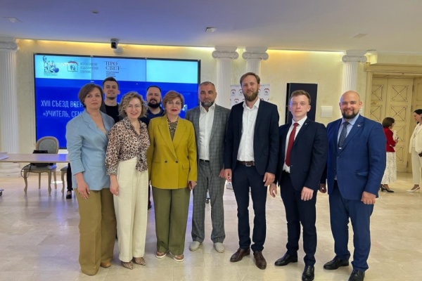 Начальник Управления Алёна Мироненко приняла участие в круглом столе на тему «Школьное питание: продукция агрошкол, новые модели и родительский контроль»