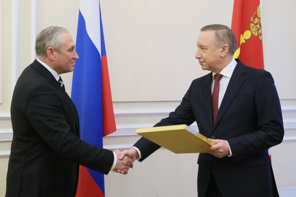 Александр Беглов поздравил с юбилеем Виктора Миненко