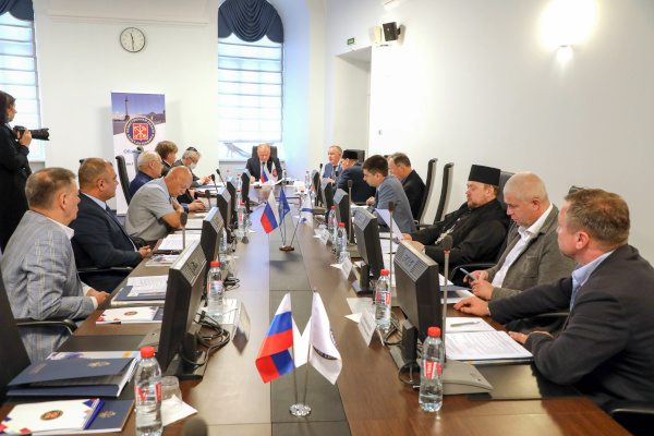 Эксперты обсудили вопросы укрепления единства многонационального и многоконфессионального населения Северной столицы